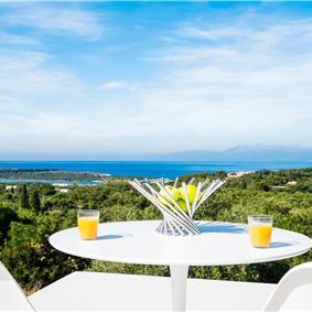 4 bedroom villa with pool and sea view in Perithia, Corfu, sleeps 9